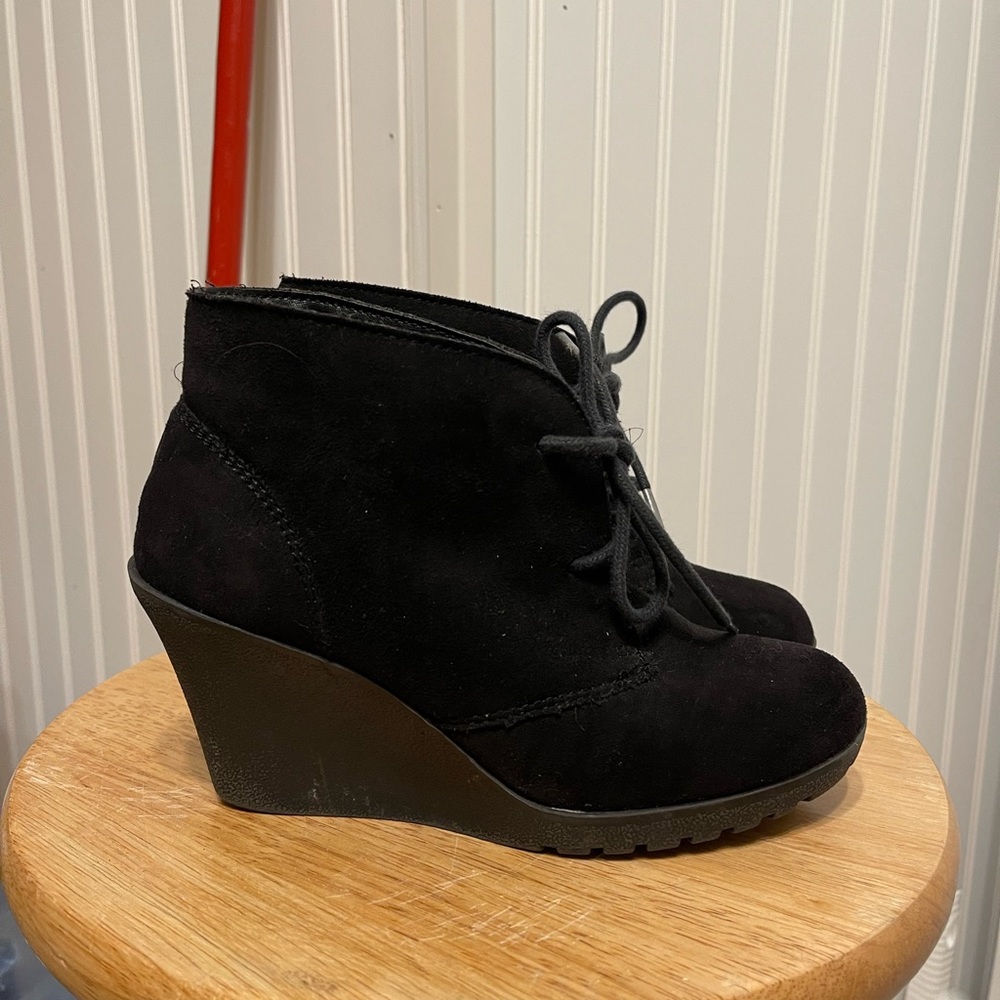 Black shoes size 6